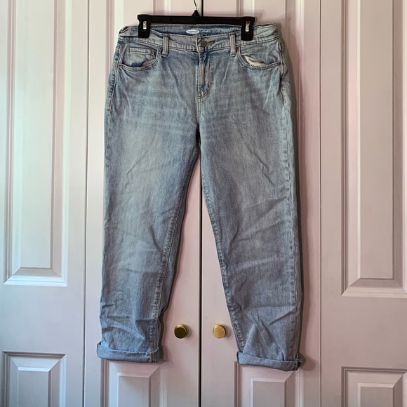 Old Navy Denim - Old Navy mid rise boyfriend jean